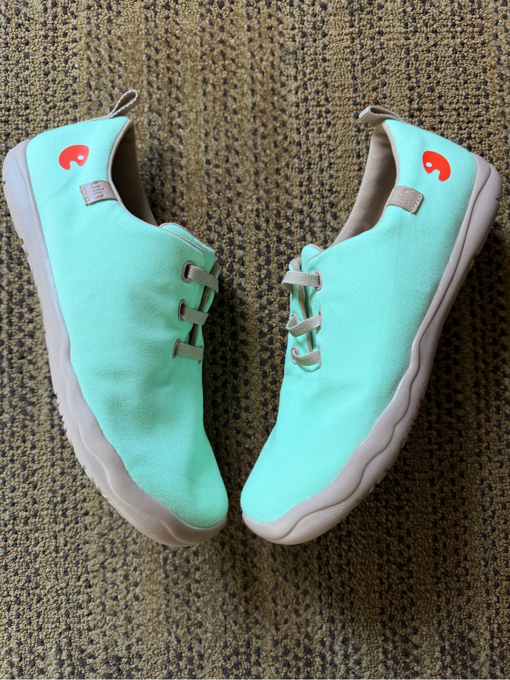 UIN Slip On Travel Shoes